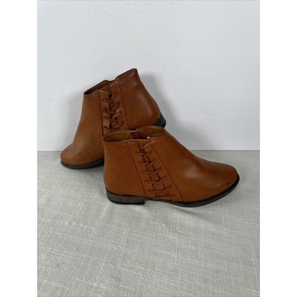 Bamboo Women's Size 6.5 Primetime Ankle Boot Faux Leather Upper Side Ankle Zip - Picture 2 of 13